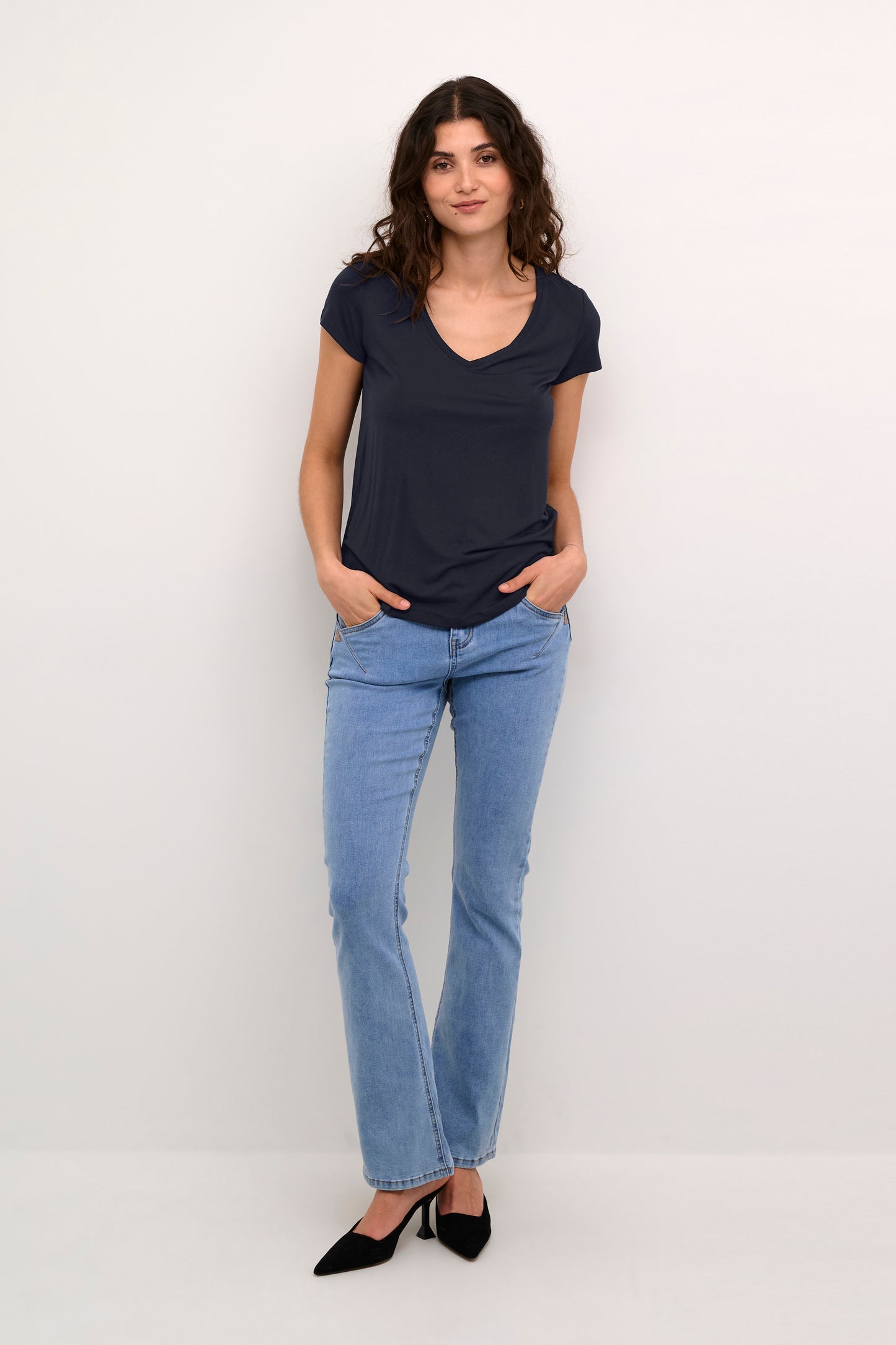 Poppy V-Neck - Salute