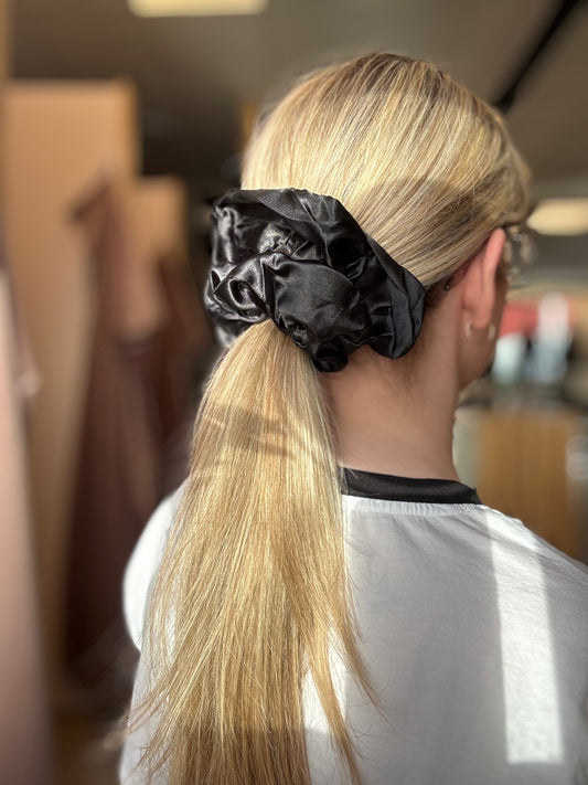 Janni Scrunchie - Black