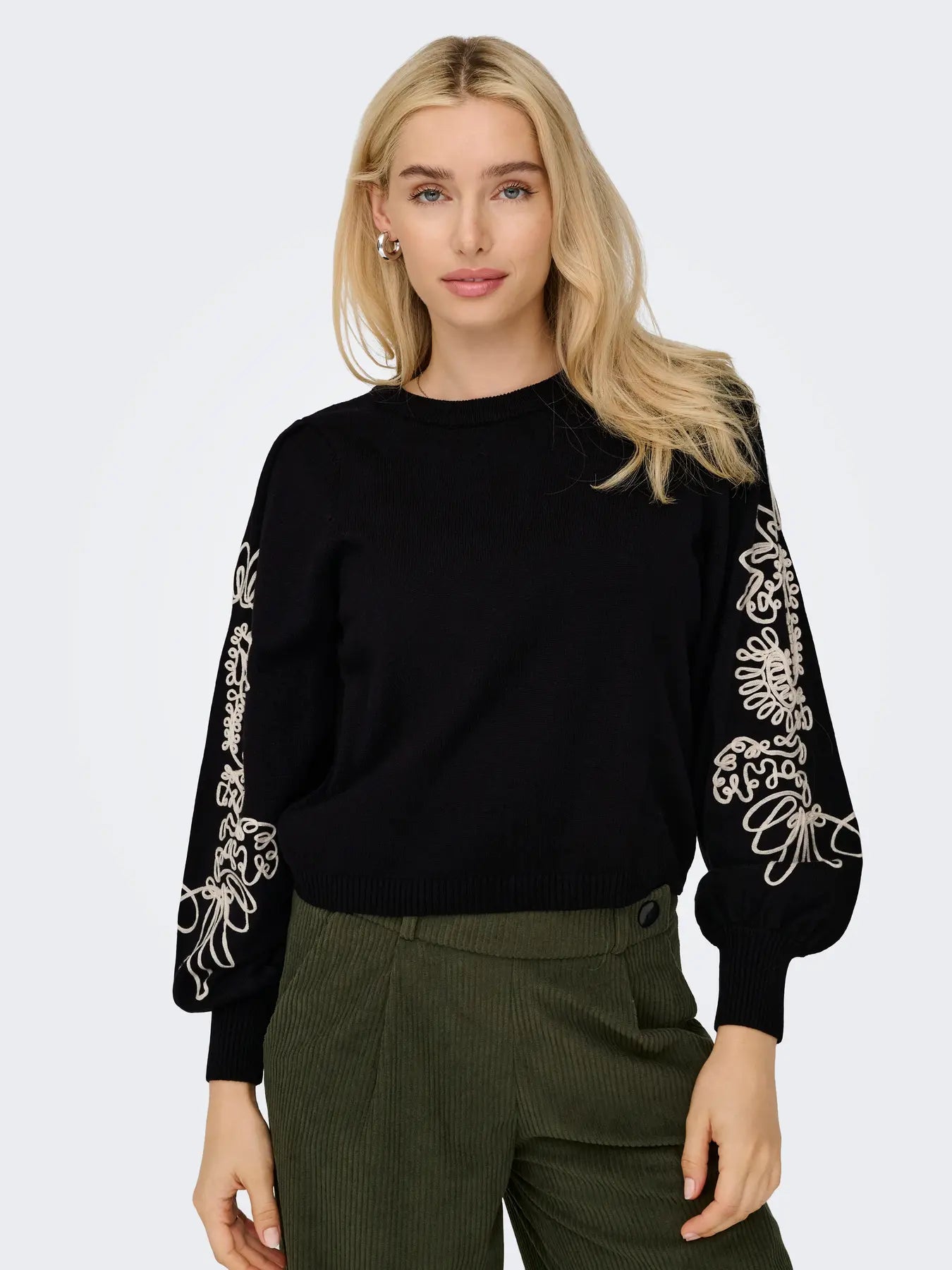 Magnolia Troyggja - Black