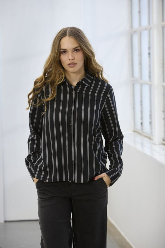 Alexa Skjúrta - Black Stripe