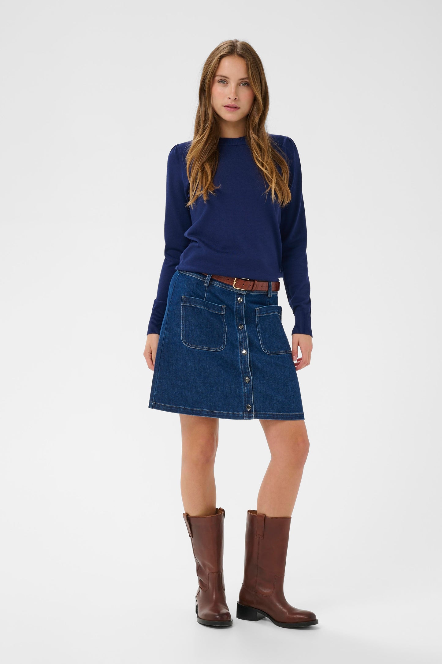 Mila Troyggja - Navy Peony