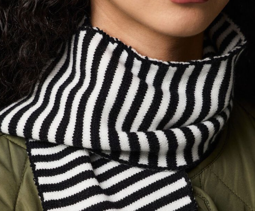Pieces Komma triangle scarf - Black/Bright White