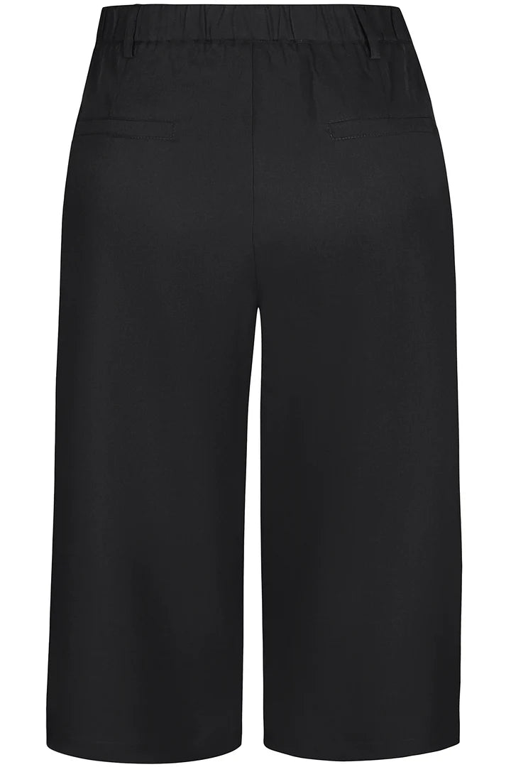 Dorika Bermuda Lang Shorts - Black